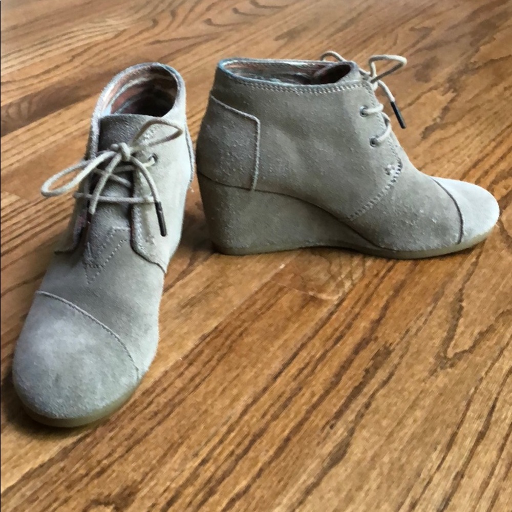Toms Suede Wedges